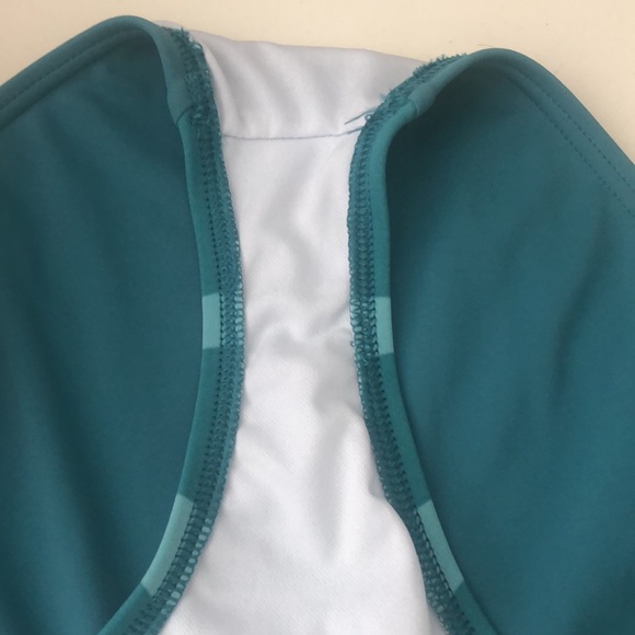 Out from under one piece - Picture 5 of 5